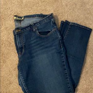 Old Navy Cropped Jean